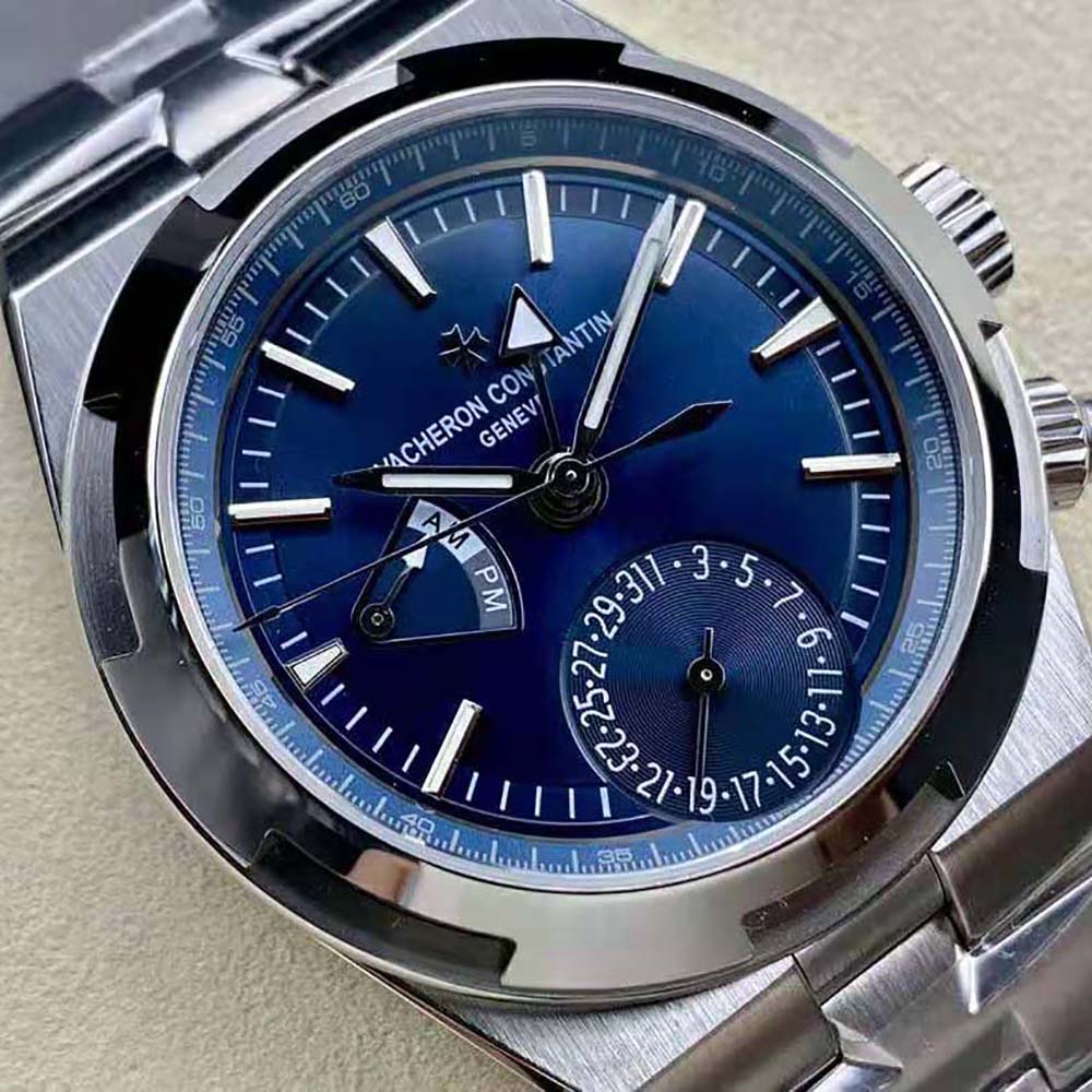 Vacheron Constantin Men Overseas Dual Time 41 mm in Stainless Steel-Blue (3)