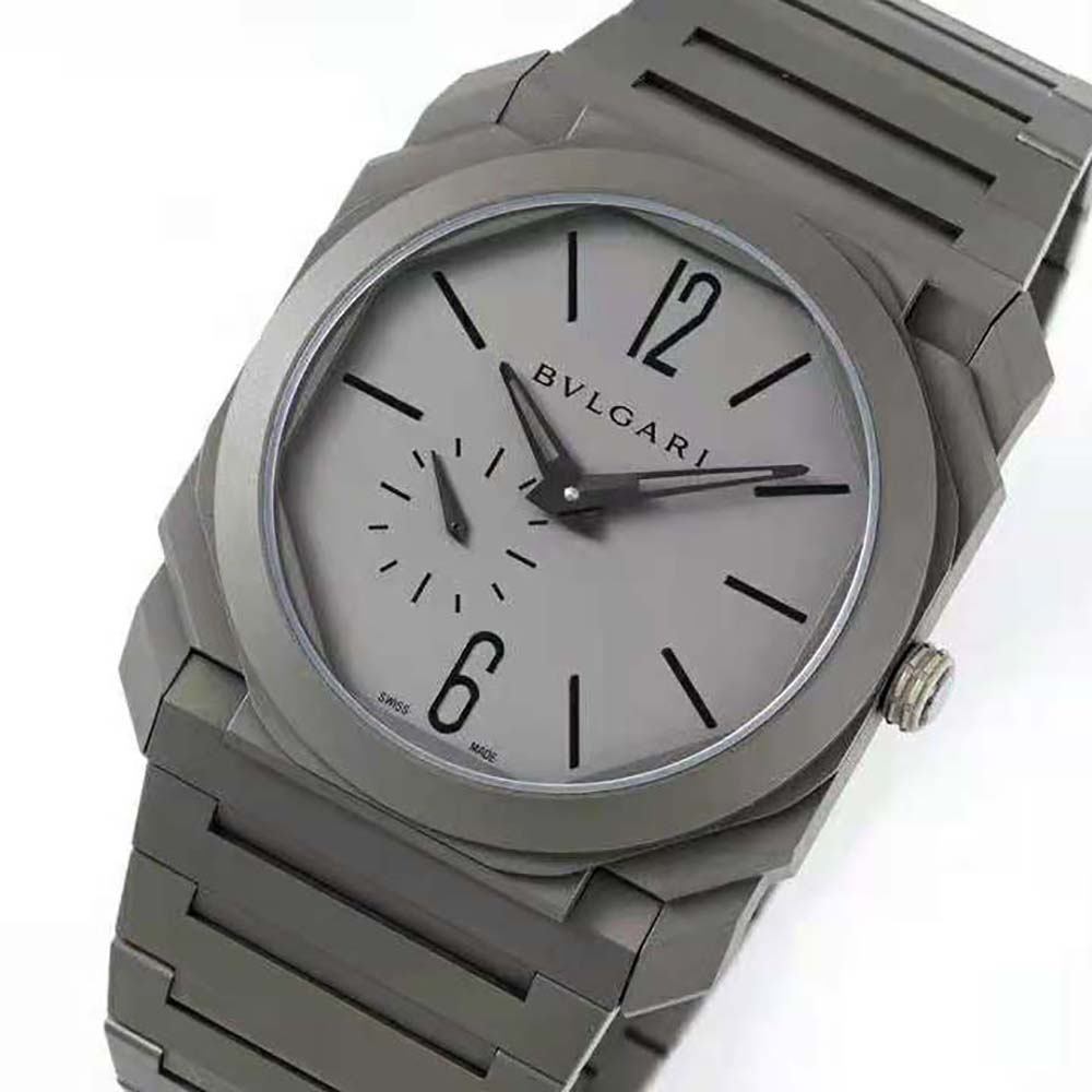 Bulgari Men Octo Finissimo Automatic Winding 40 mm in Black Sandblasted Ceramic (4)