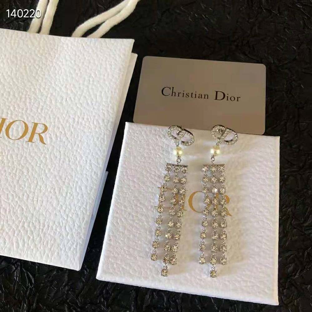 Dior Women 30 Montaigne Earrings Silver-Finish Metal with White Resin Pearls and Silver-Tone Crystals (2)