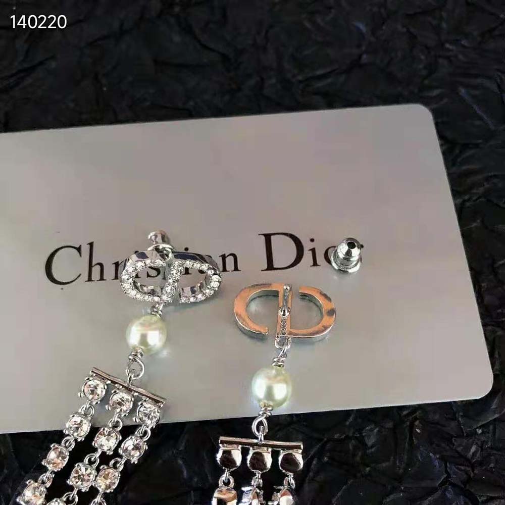 Dior Women 30 Montaigne Earrings Silver-Finish Metal with White Resin Pearls and Silver-Tone Crystals (6)