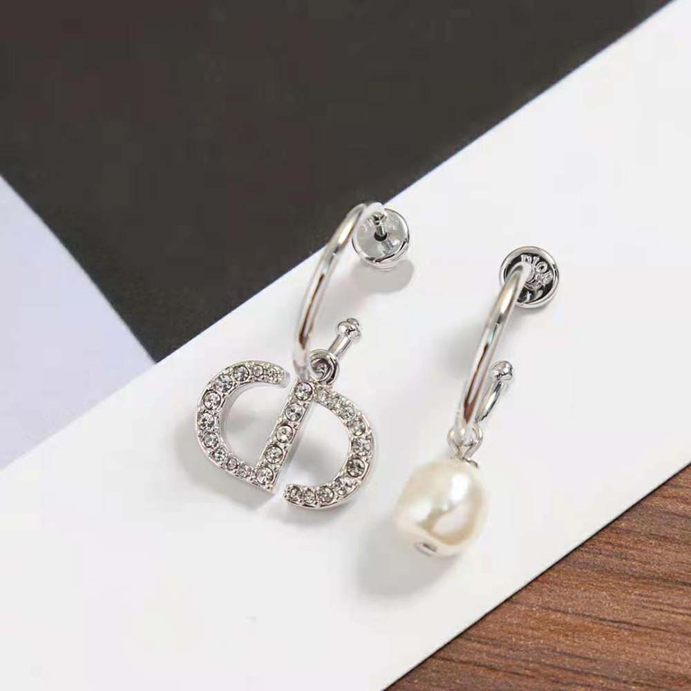 Dior Women Petit CD Earrings Silver-Finish Metal with a White Resin Pearl and Silver-Tone Crystals (3)