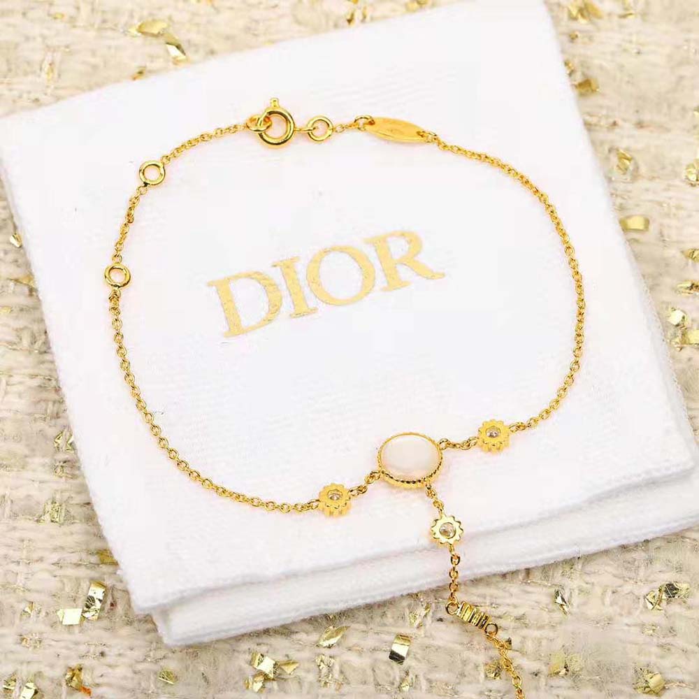 Dior Women Rose Des Vents Hand Jewel Yellow Gold Diamonds and Mother-of-Pearl (4)