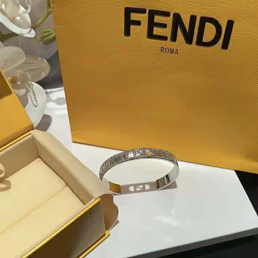 Fendi Women O’Lock Bracelet Silver-Colored Bracelet (3)