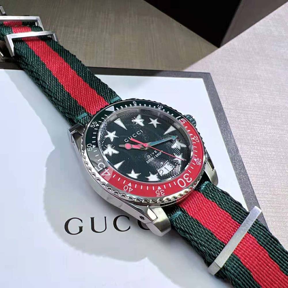 Gucci Dive Watch Quartz Movement 40 mm in Steel-Green (6)
