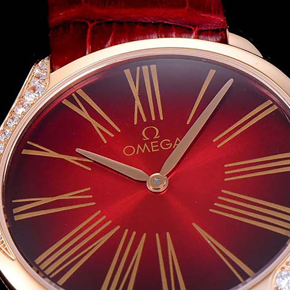 Omega Women De Ville Trésor Quartz 36 mm in Moonshine™ Gold-Red (6)