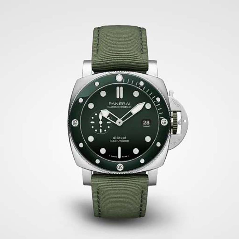 Panerai Men Submersible QuarantaQuattro ESteel™ Verde Smeraldo 44 mm-Green (1)