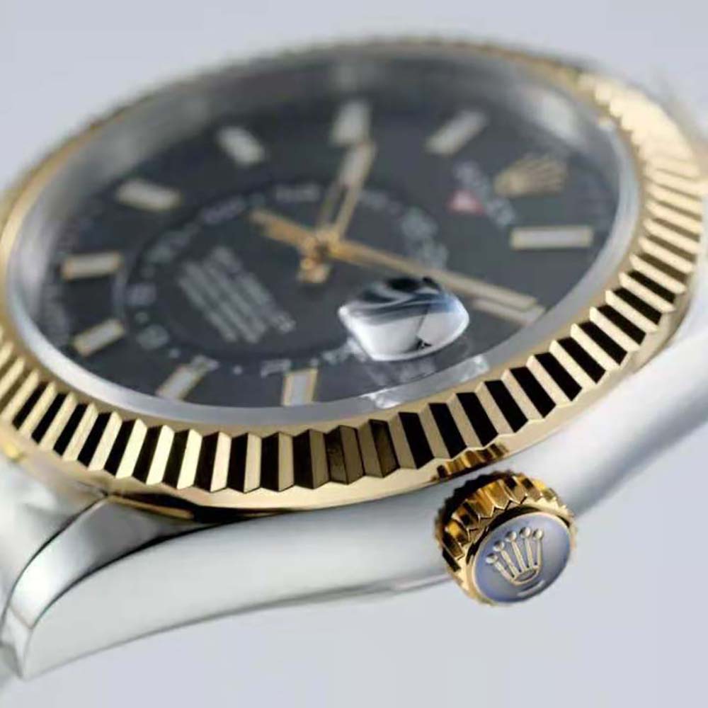 Rolex Men More Sky-Dweller Technical Details Oyster 42 mm in Oystersteel and Yellow Gold-Black (4)