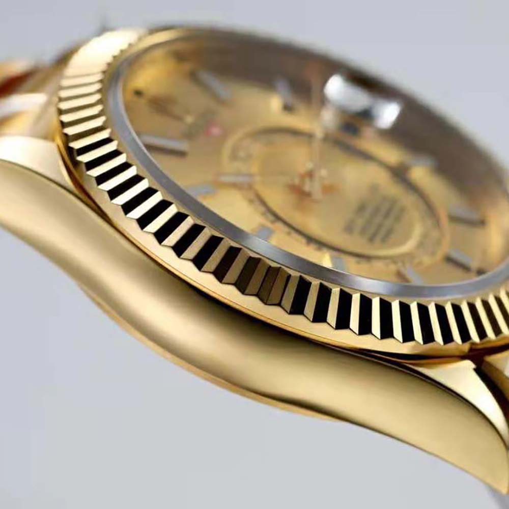 Rolex Men More Sky-Dweller Technical Details Oyster 42 mm in Yellow Gold-Gold (3)
