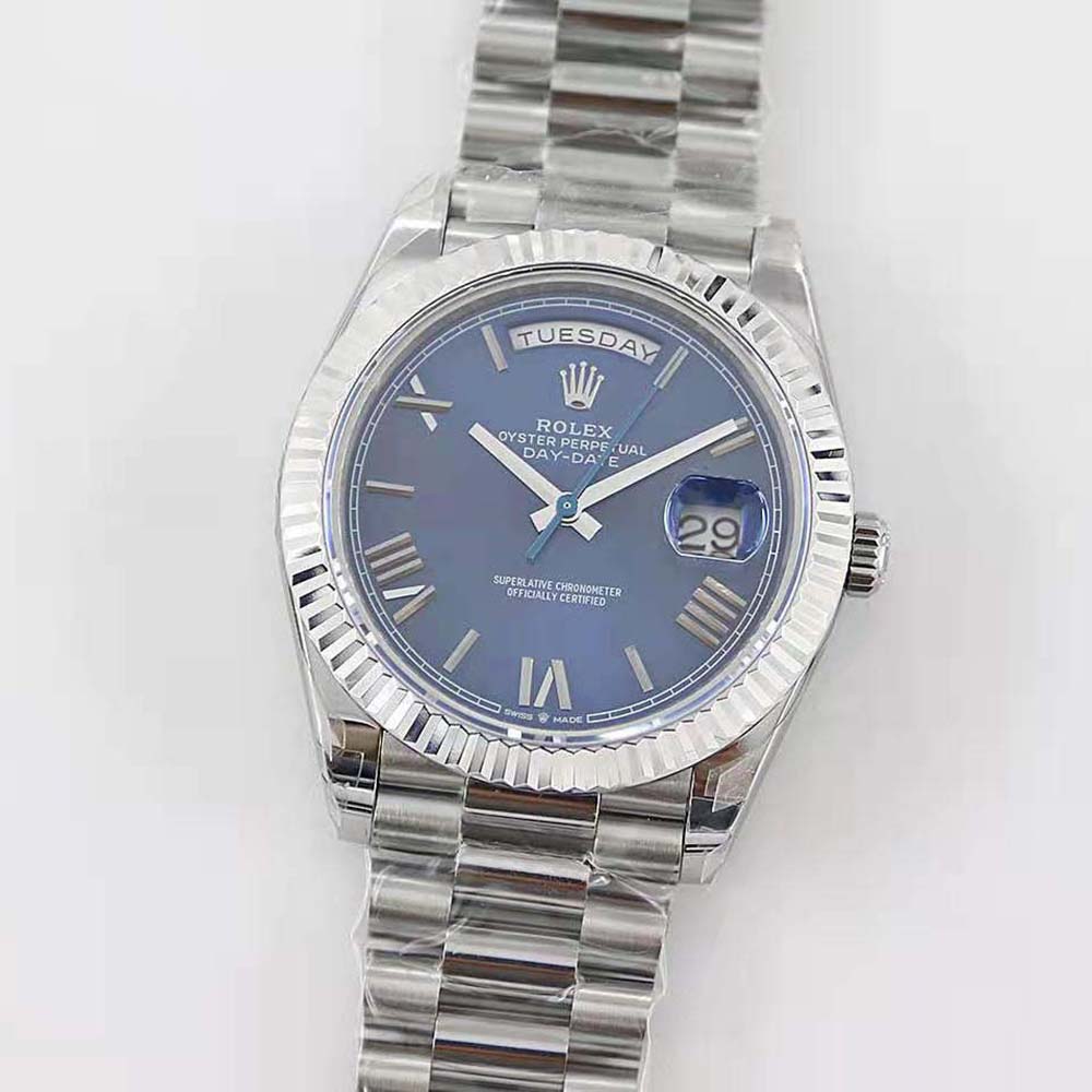 Rolex Women More Day-Date Technical Details Oyster 40 mm in Platinum-Navy (2)