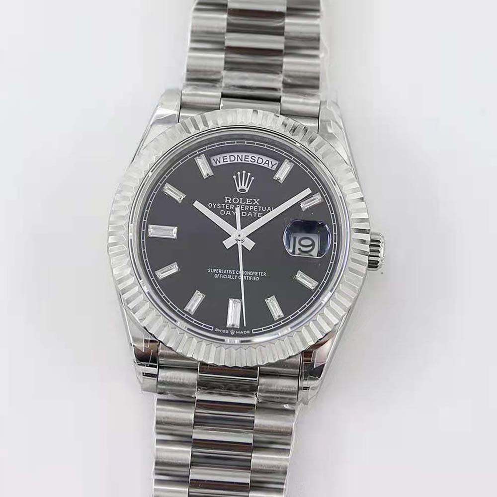 Rolex Women More Day-Date Technical Details Oyster 40 mm in White Gold-Black (2)