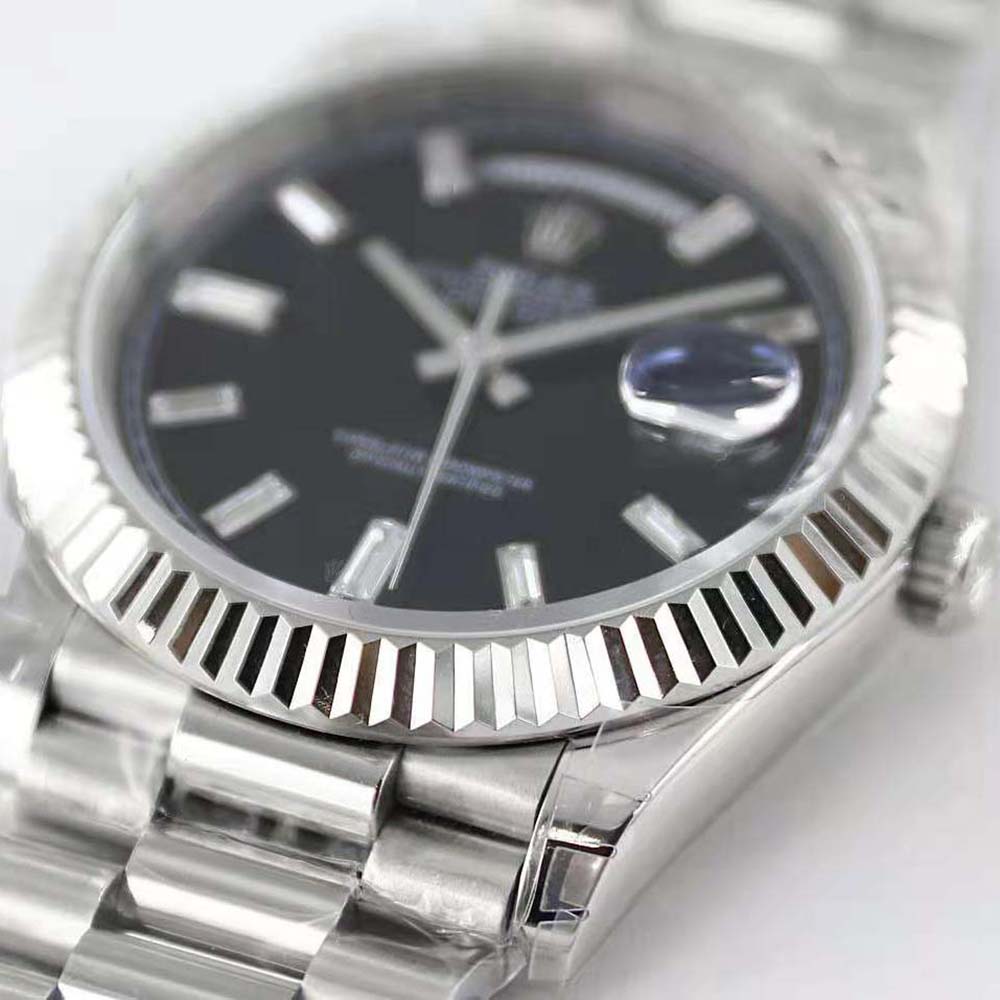 Rolex Women More Day-Date Technical Details Oyster 40 mm in White Gold-Black (4)