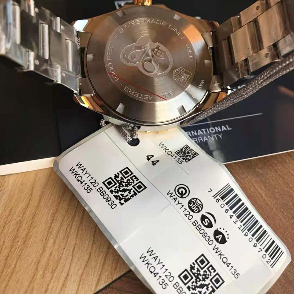 TAG Heuer Men Aquaracer Quartz Watch 32 mm in Steel (4)