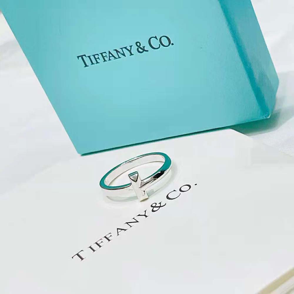 Tiffany T T1 Ring in White Gold 2.5 mm Wide (5)