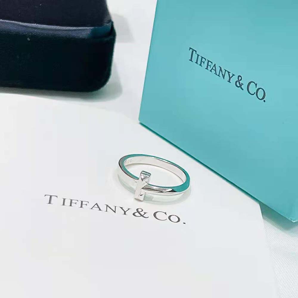 Tiffany T T1 Ring in White Gold 2.5 mm Wide (6)