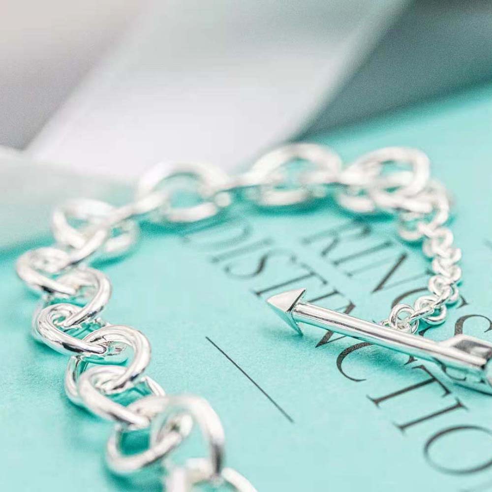 Tiffany Women Lovestruck Heart Tag Bracelet in Silver Medium (3)