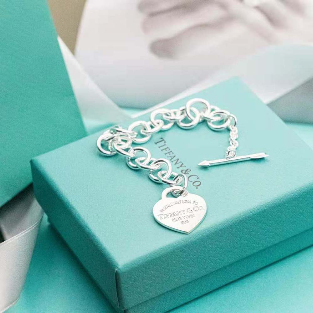 Tiffany Women Lovestruck Heart Tag Bracelet in Silver Medium (5)