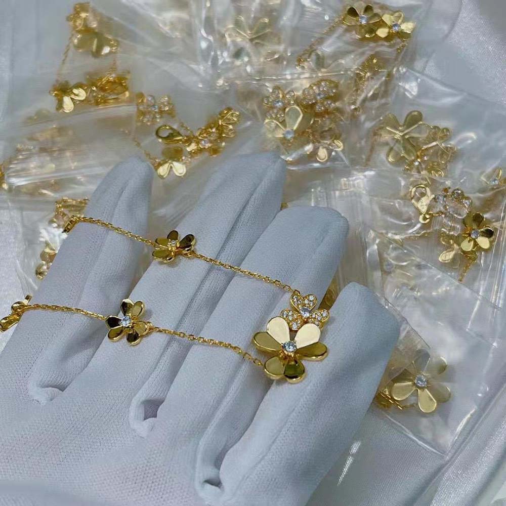Van Cleef & Arpels Lady Frivole Bracelet 5 Flowers in Yellow Gold (6)