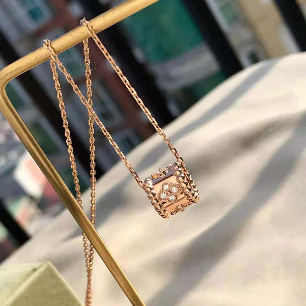 Van Cleef & Arpels Lady Perlée Clovers Pendant in Rose Gold (10)