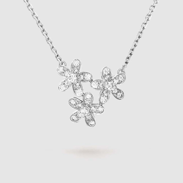 Van Cleef & Arpels Lady Socrate Pendant 3 Flowers (1)