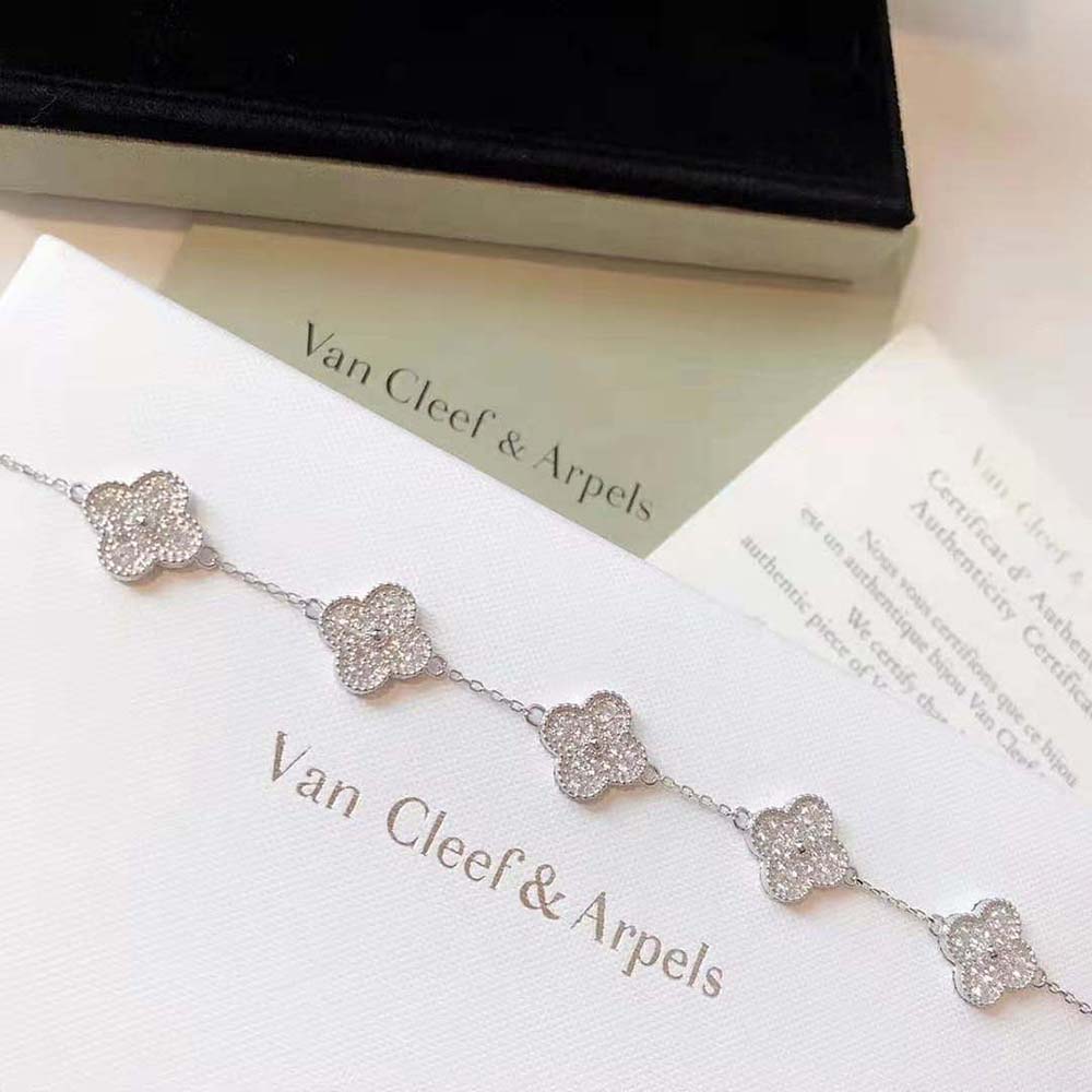 Van Cleef & Arpels Lady Vintage Alhambra Bracelet 5 Motifs (2)