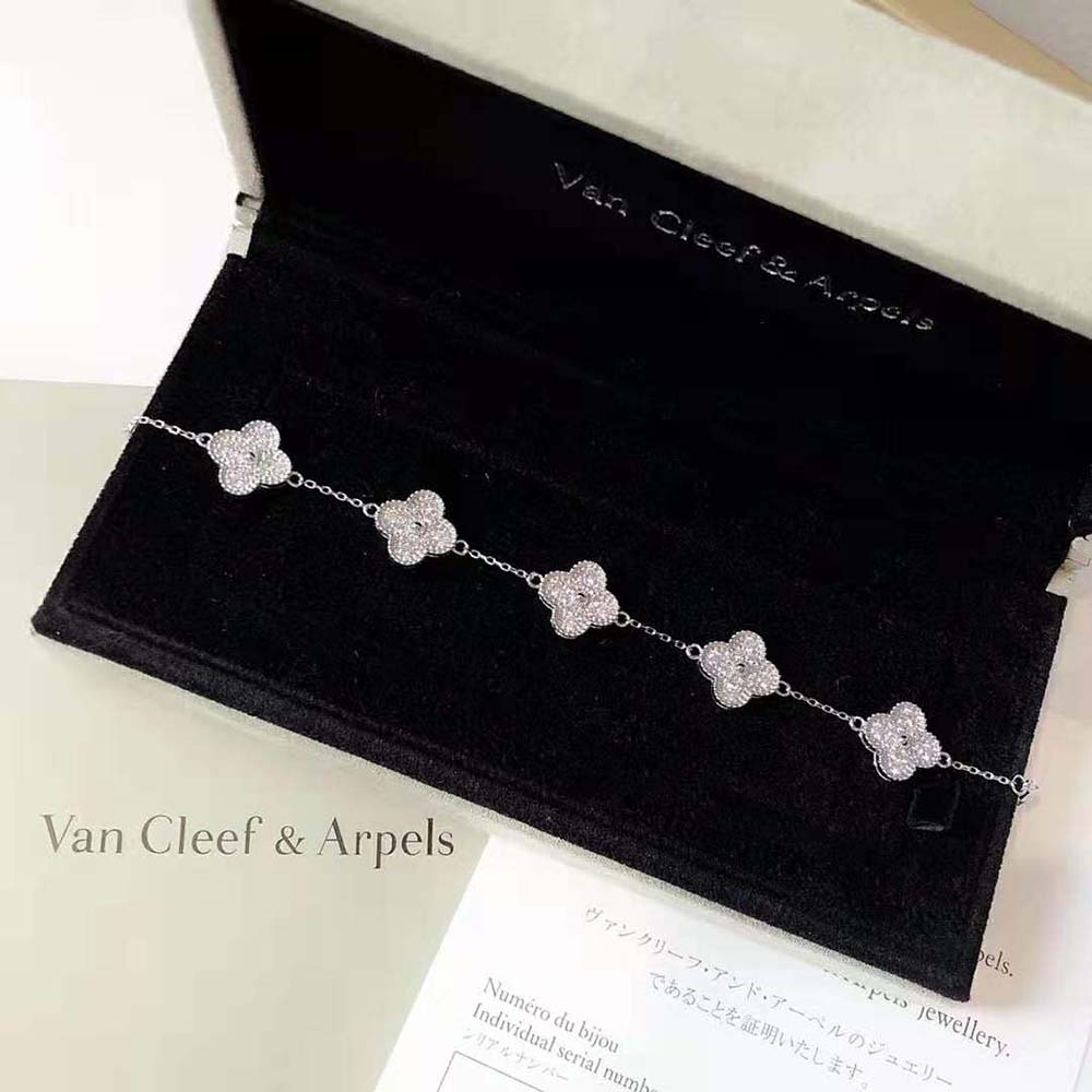 Van Cleef & Arpels Lady Vintage Alhambra Bracelet 5 Motifs (5)