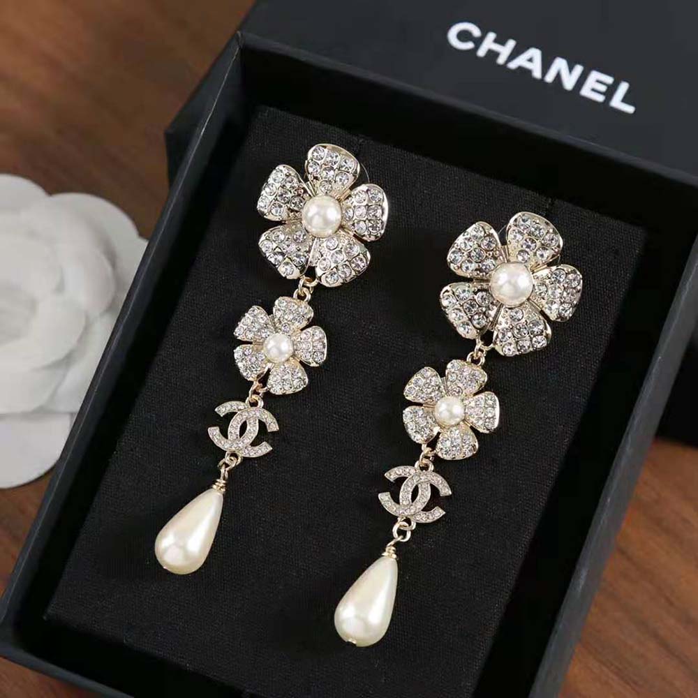 Chanel Women Clip-on Pendants in Gold Crystal & Pearly White (4)