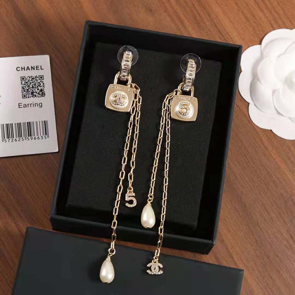 Chanel Women Clip-on Pendants in Metal Imitation Pearls & Strass (4)