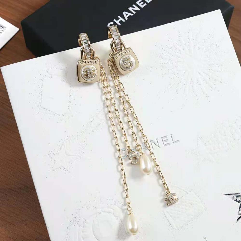 Chanel Women Clip-on Pendants in Metal Imitation Pearls & Strass (5)