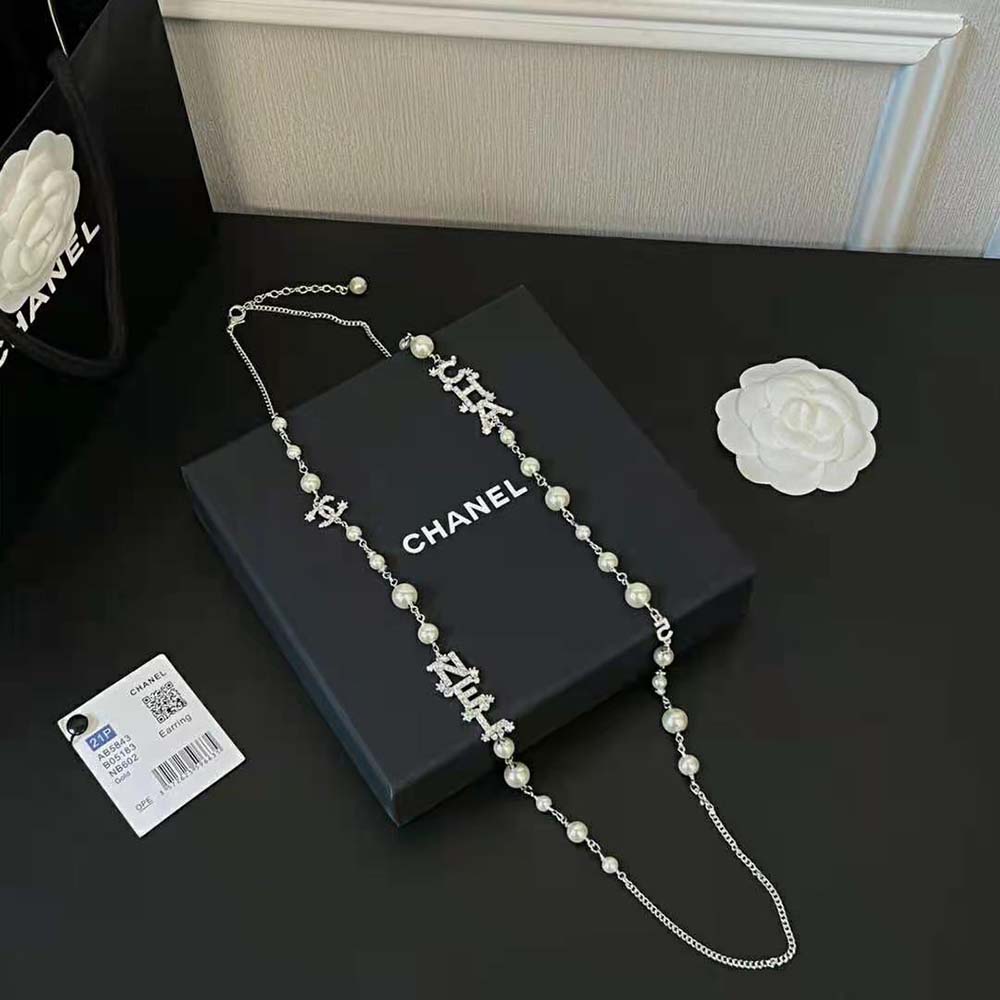 Chanel Women Long Necklace in Silver Pearly White & Crystal (2)