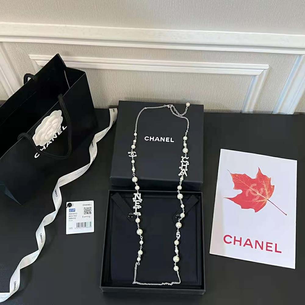 Chanel Women Long Necklace in Silver Pearly White & Crystal (3)