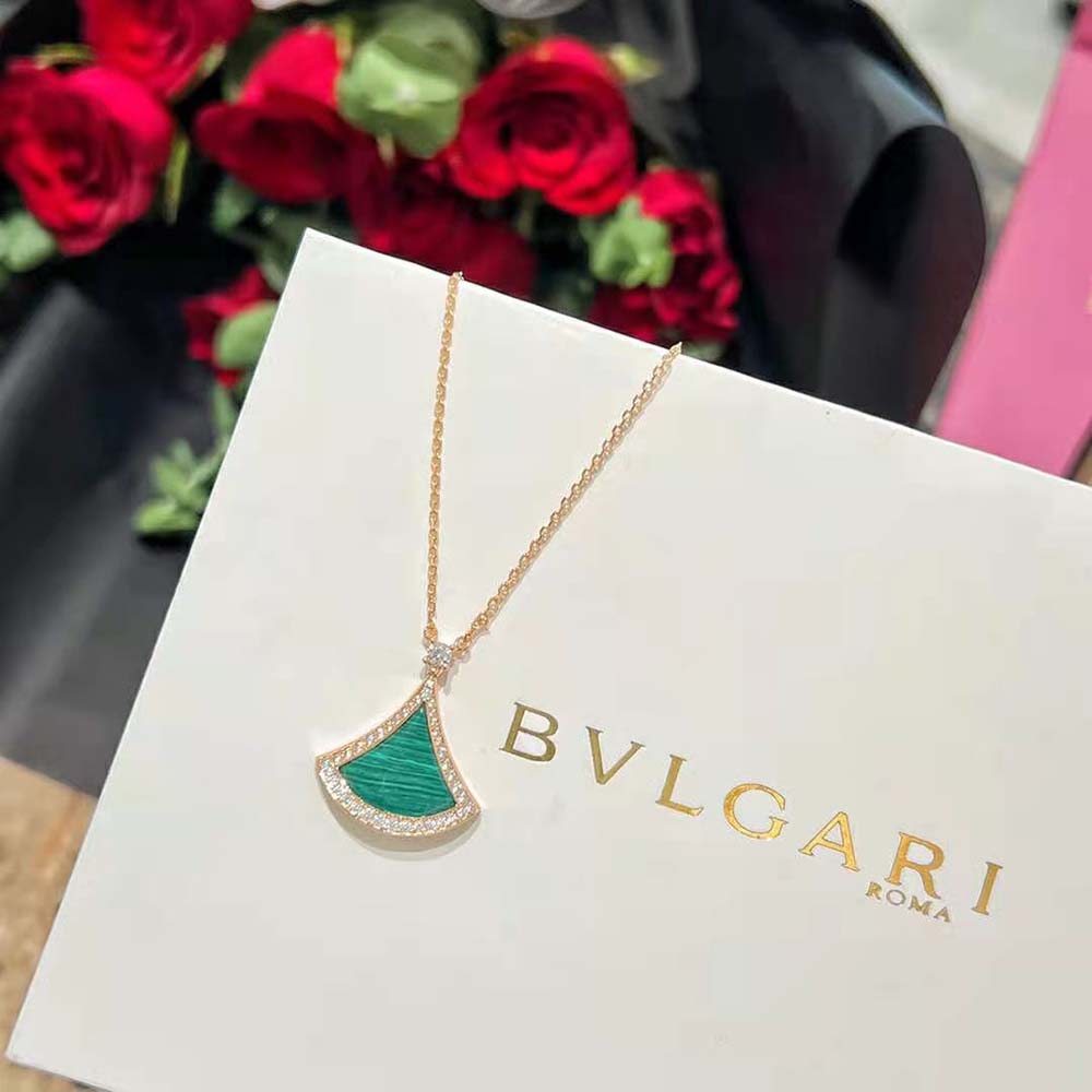 Bulgari DIVAS’ DREAM Pendant Necklace in 18 kt Rose Gold Set-Green (5)