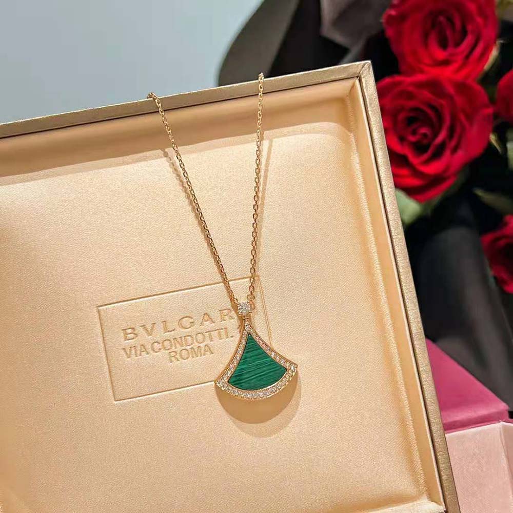 Bulgari DIVAS’ DREAM Pendant Necklace in 18 kt Rose Gold Set-Green (9)