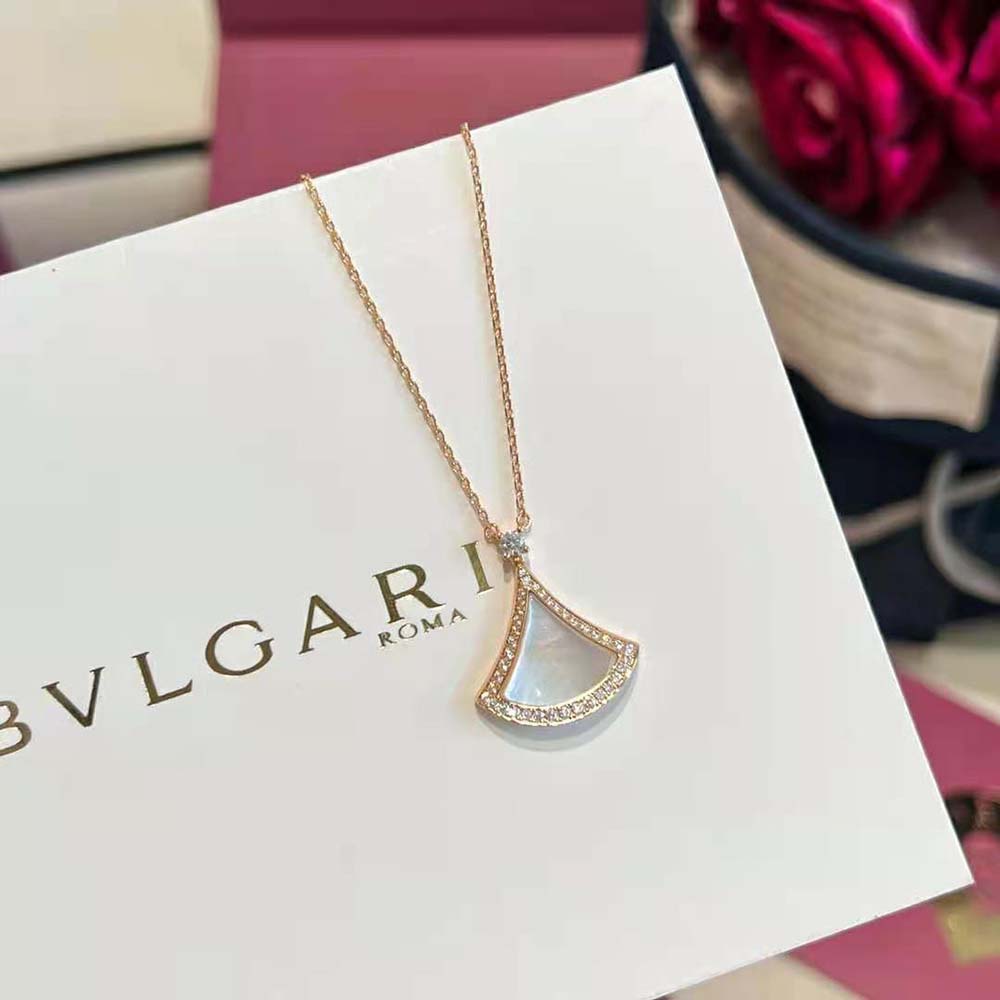 Bulgari DIVAS’ DREAM Pendant Necklace in 18 kt Rose Gold Set-White (9)
