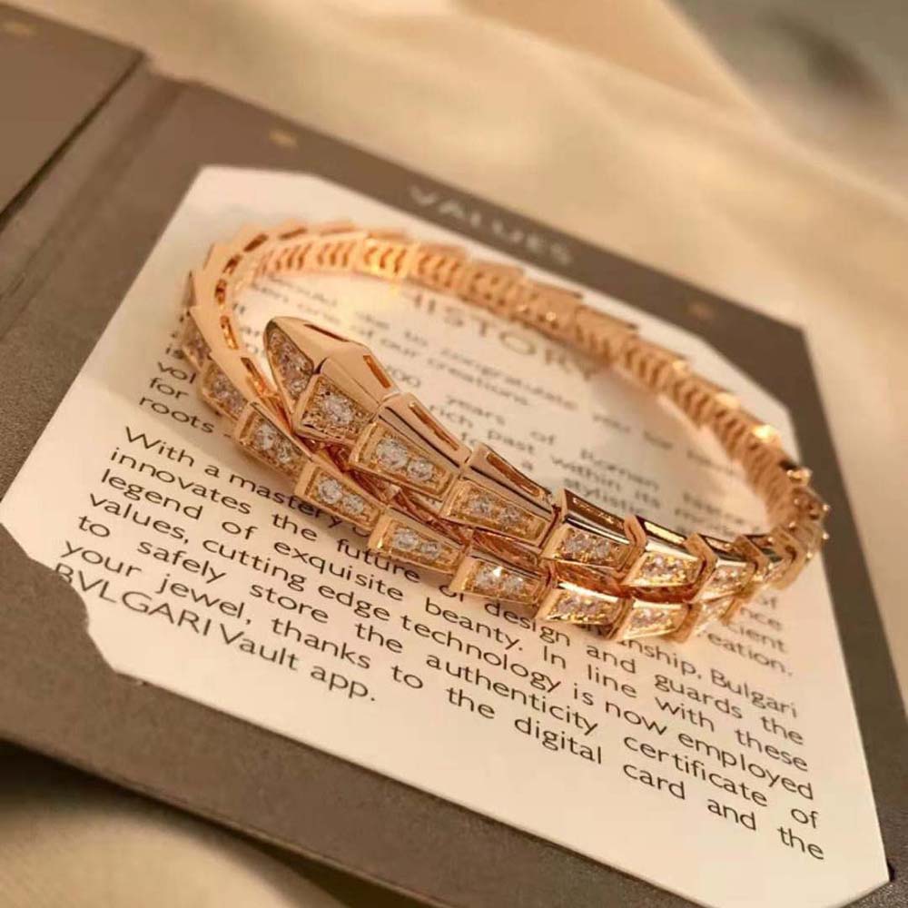 Bulgari Serpenti Viper One-coil Thin Bracelet in 18 kt Rose Gold and Full Pavé Diamonds (6)