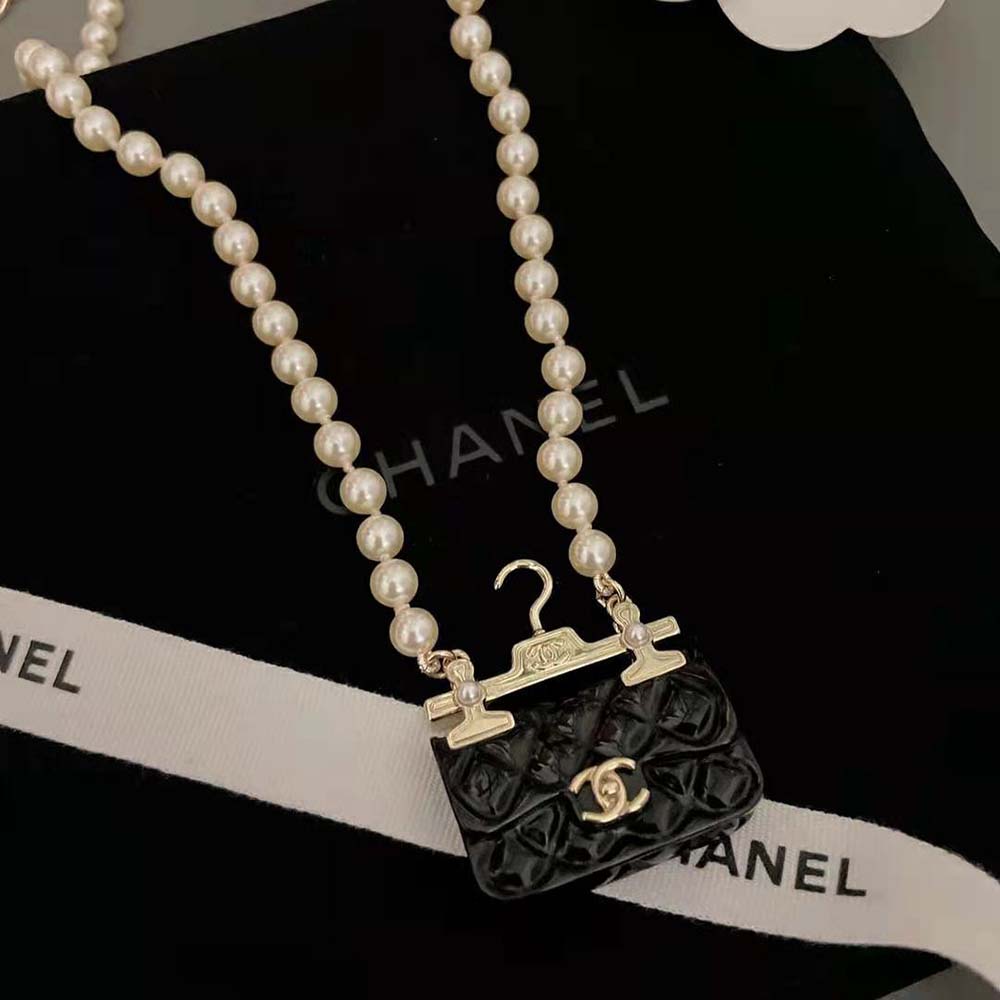 Chanel Women Necklace in Metal Resin & Glass Pearls (4)