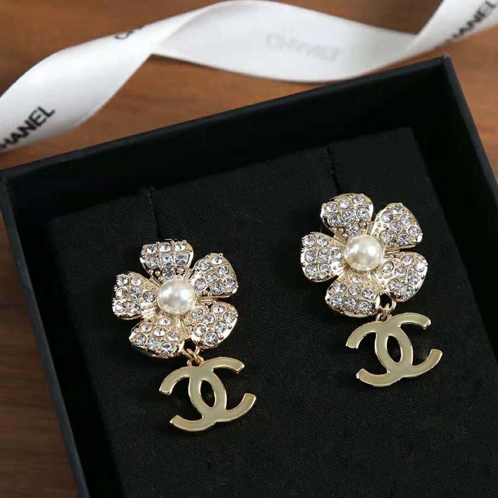 Chanel Women Pendant Earrings in Metal Pearls (4)