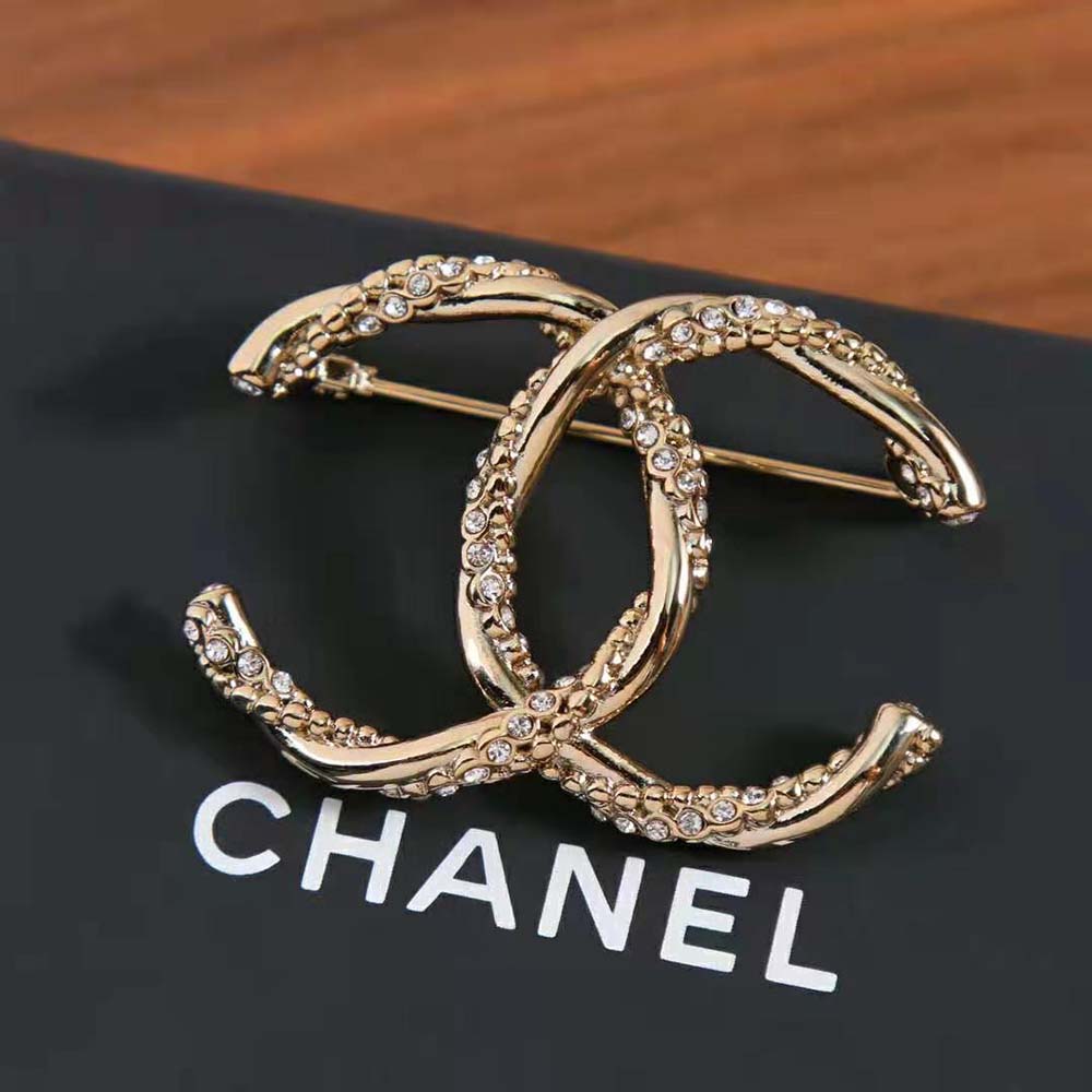 Chanel Women Brooch in Metal & Calfskin (2)