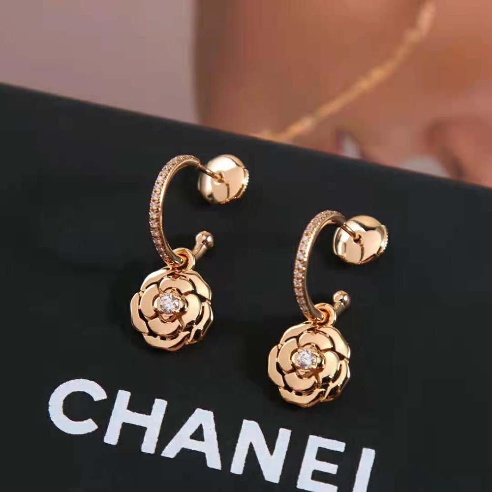 Chanel Women Extrait De Camélia Earrings in 18K Pink Gold (2)