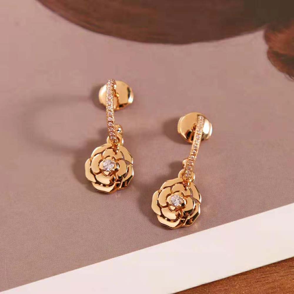 Chanel Women Extrait De Camélia Earrings in 18K Pink Gold (3)