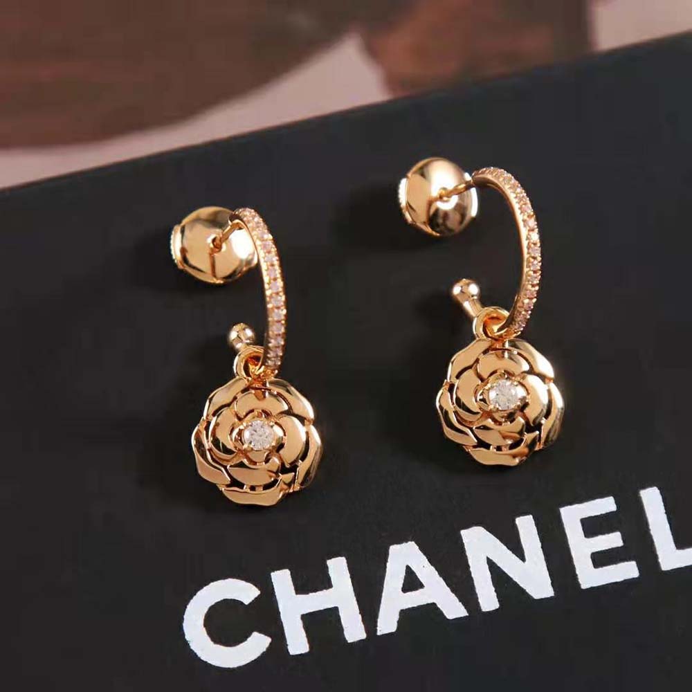 Chanel Women Extrait De Camélia Earrings in 18K Pink Gold (6)