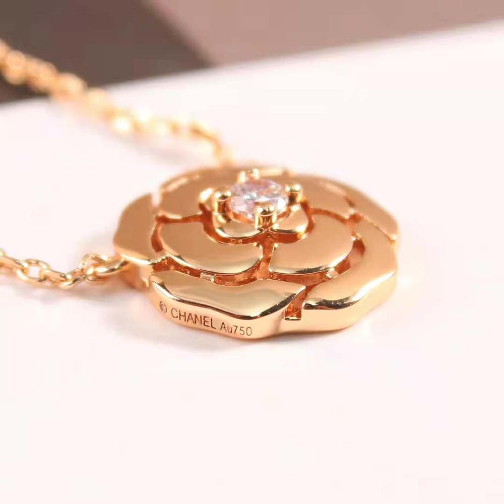 Chanel Women Extrait De Camélia Necklace in 18K Pink Gold (4)