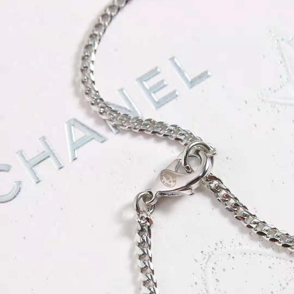 Chanel Women Pendant Necklace in Metal Glass Pearls & Strass (4)