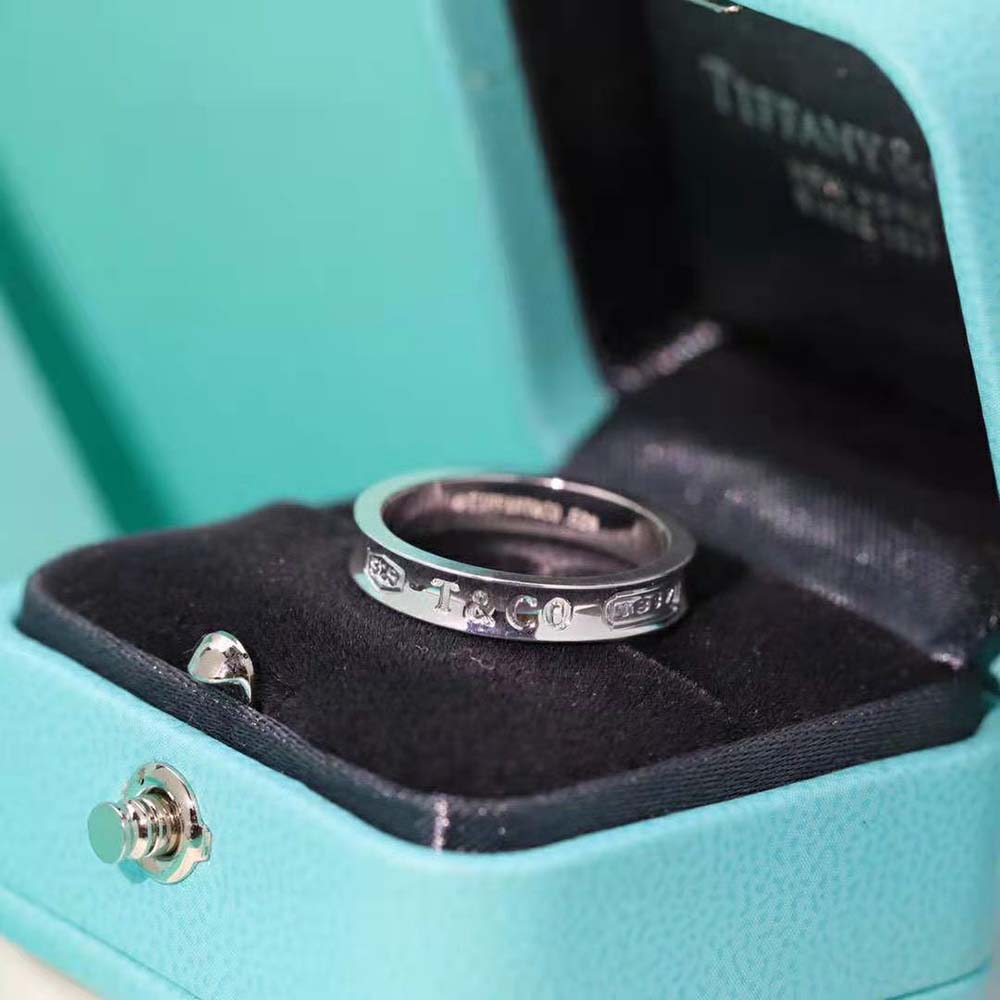 Tiffany 1837® Ring in White Gold with Diamonds Narrow (5)