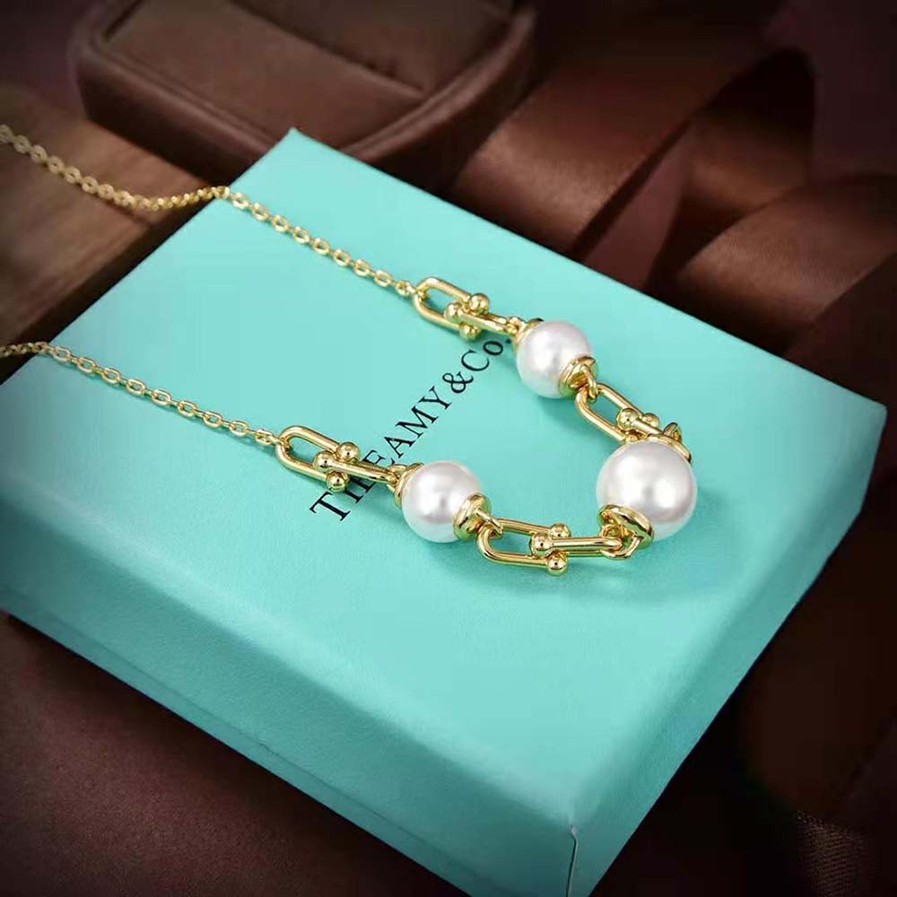 Tiffany HardWear Link Necklace in Yellow Gold with Freshwater Pearls (2)