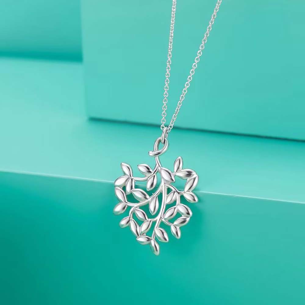 Tiffany Paloma Picasso® Olive Leaf Pendant in Sterling Silver (2)