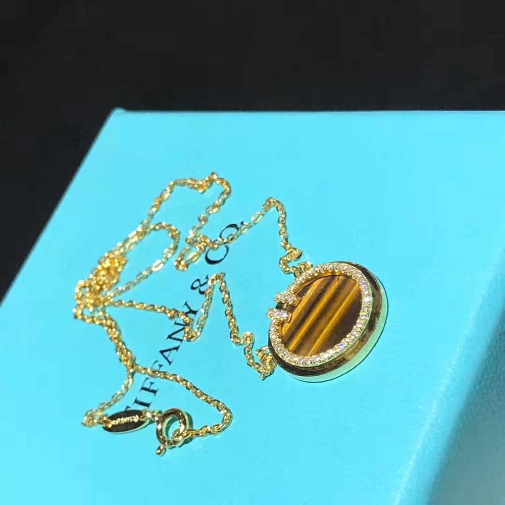 Tiffany T Diamond and Tiger’s Eye Circle Pendant in 18k Gold (3)