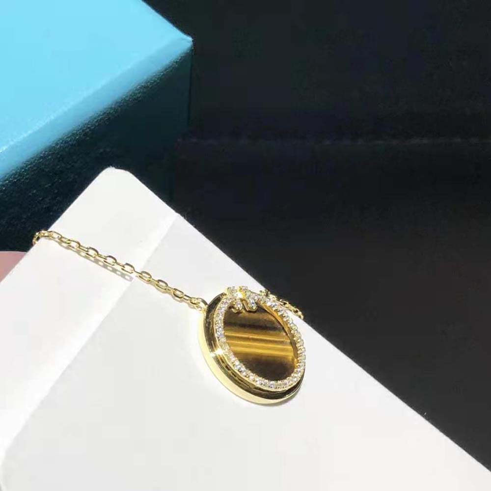 Tiffany T Diamond and Tiger’s Eye Circle Pendant in 18k Gold (6)