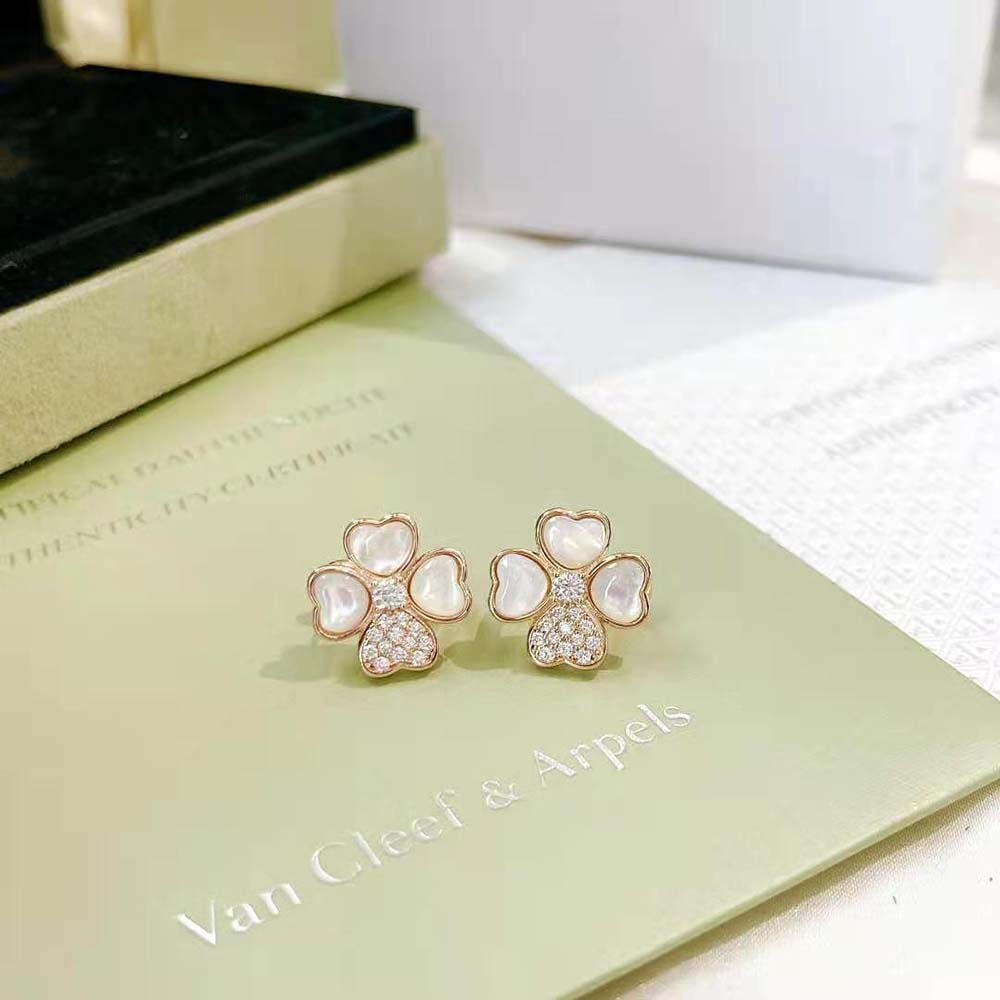 Van Cleef & Arpels Lady Cosmos Earrings Small Model in 18K Rose Gold (2)