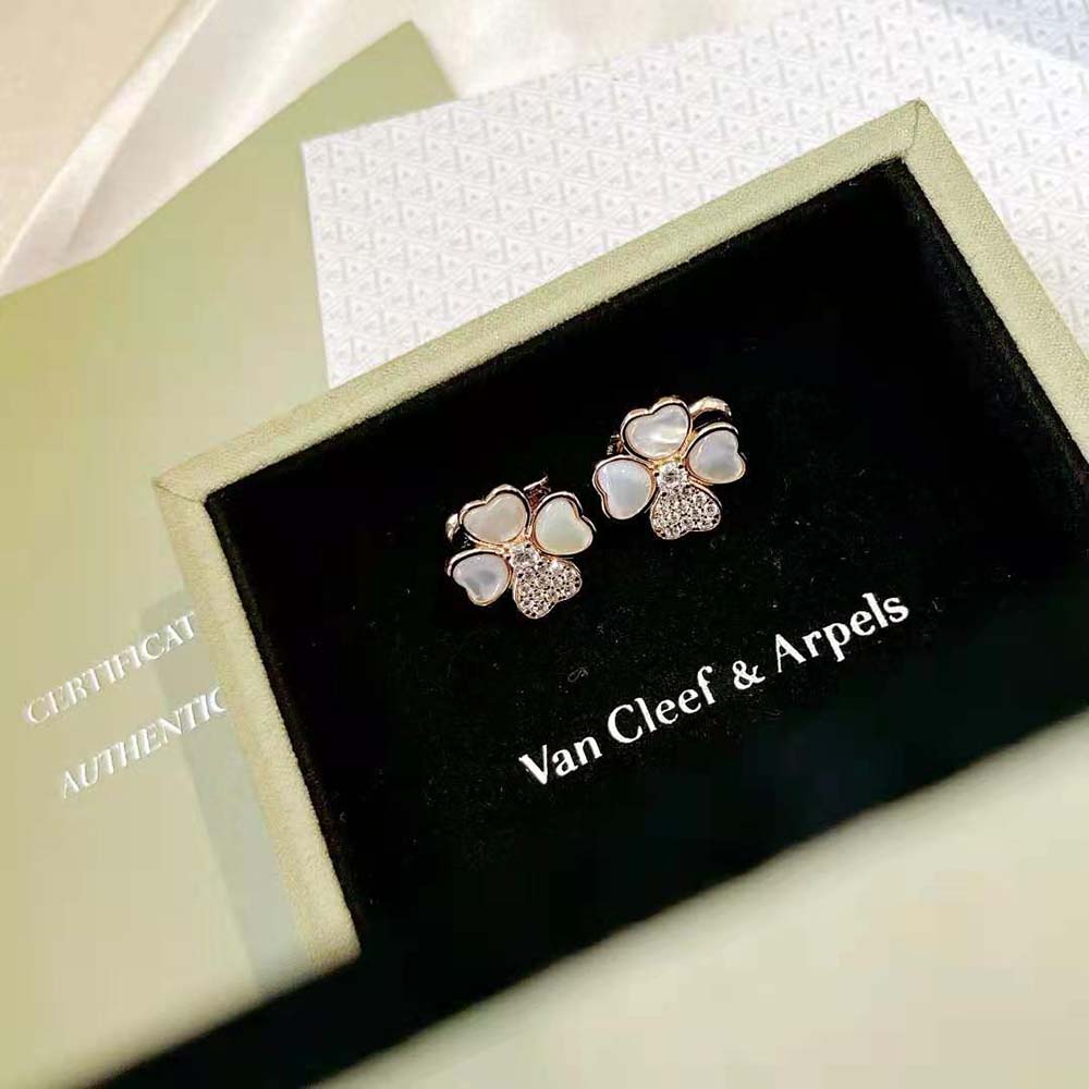 Van Cleef & Arpels Lady Cosmos Earrings Small Model in 18K Rose Gold (8)