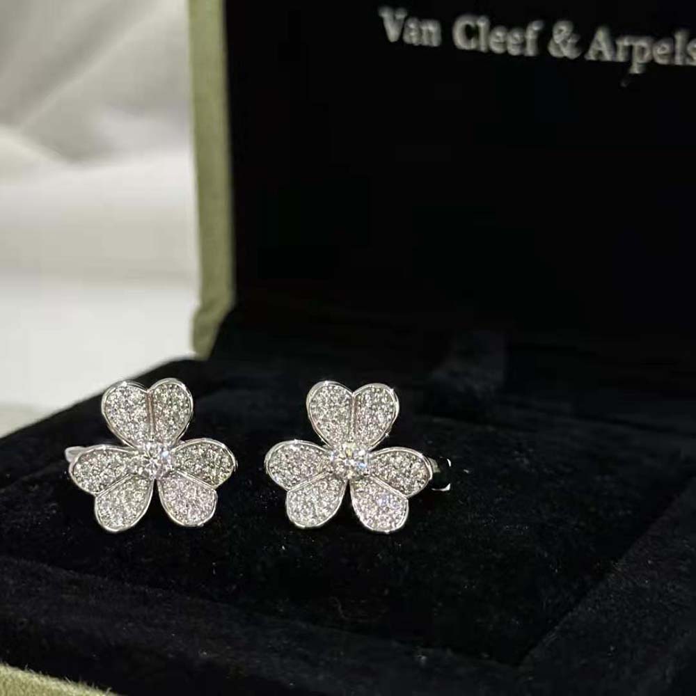 Van Cleef & Arpels Lady Cosmos Earrings Small Model in 18K White Gold (3)